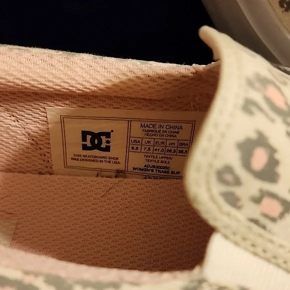 DC slip ons - Picture 3 of 4